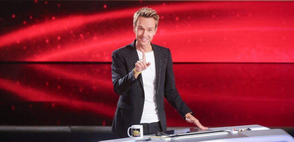 Slam : qui est Théo Curin qui va succéder à Cyril Féraud sur France 3