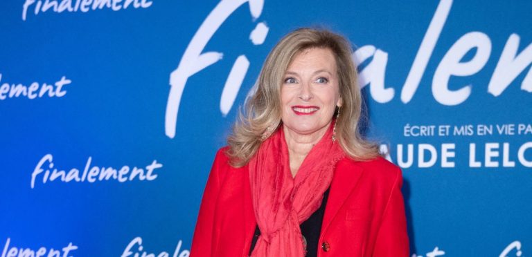 PHOTOS. Michèle Laroque rayonnante, elle adopte l'astuce coiffure coup ...