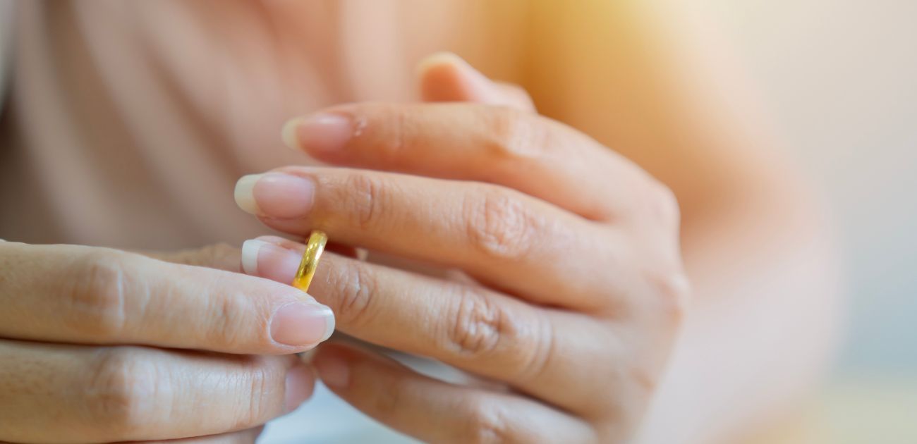 "Personne ne voyait ce que j'endurais", elle met fin à 42 ans de mariage et en voici la raison bouleversant