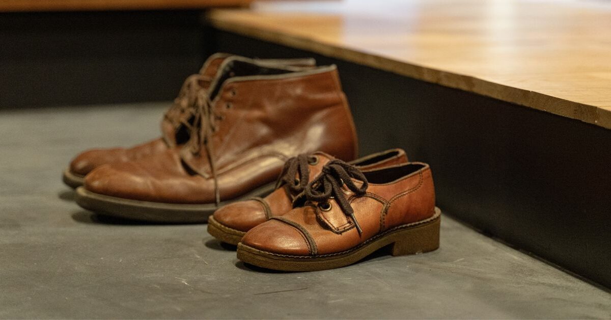 "Je demande à mes invités de...", cette règle de savoir-vivre fait débat, elle en agace plus d'un, et vous ?