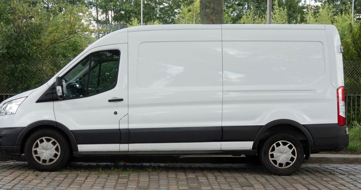 "La psychose de la camionnette blanche" : comment cette peur s’installe chez les parents et pourquoi elle se propage ?