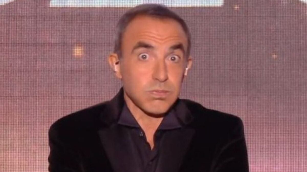 "Il est bourré ou quoi ?" : l'attitude de cet artiste sur le plateau de la Star Academy laisse les internautes perplexes