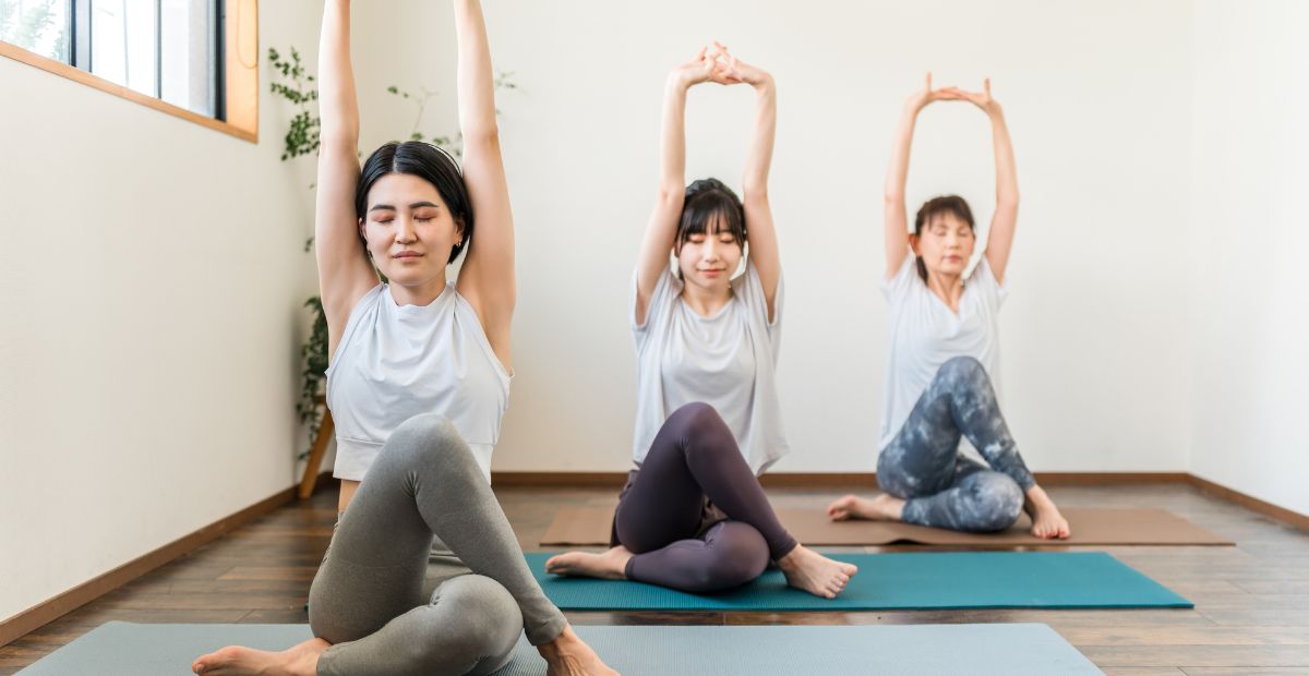 Fini le Pilates, le “Pilates asiatique” est le nouveau sport idéal pour se sculpter et avoir le ventre plat (idéal après 50 ans)